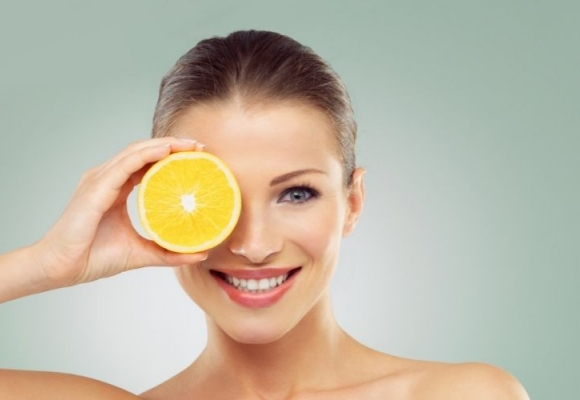 Vitamina C y cómo proteger tu piel del sol